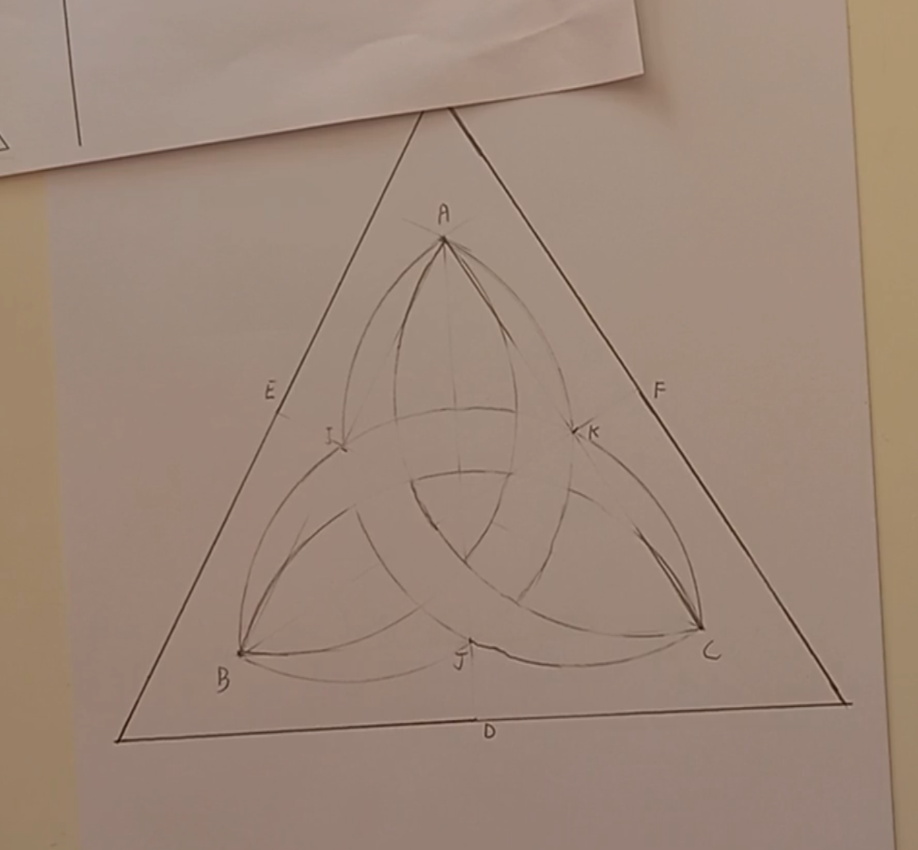 tutoriel de dessin de triangle impossible